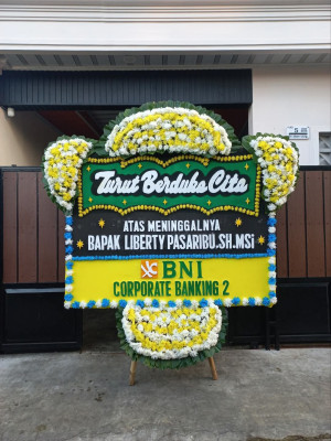 Papan Bunga Duka di Onan Runggu