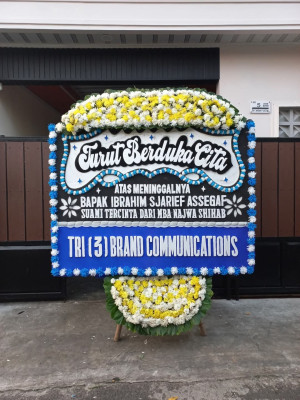 Papan Bunga Duka di Onan Runggu